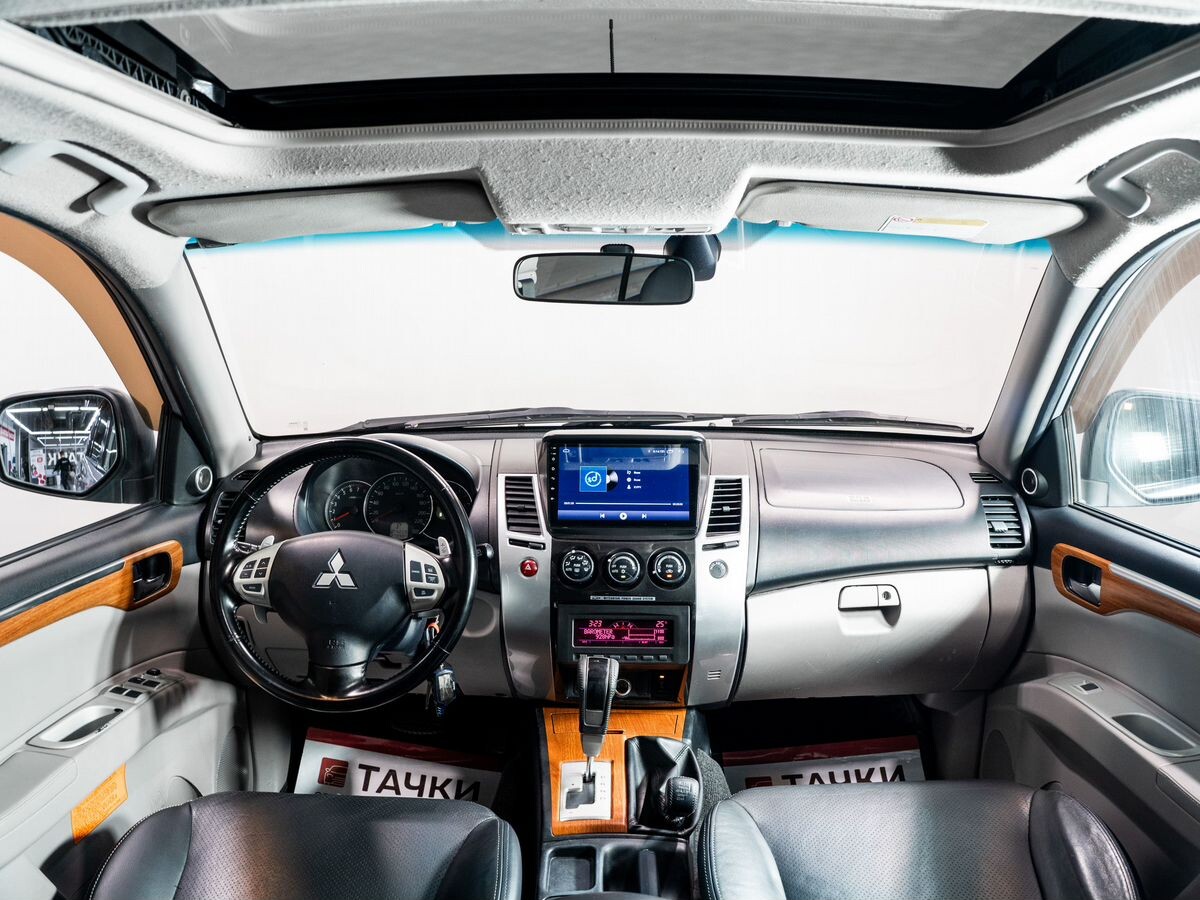 Mitsubishi Pajero Sport 2009 - фото автомобиля