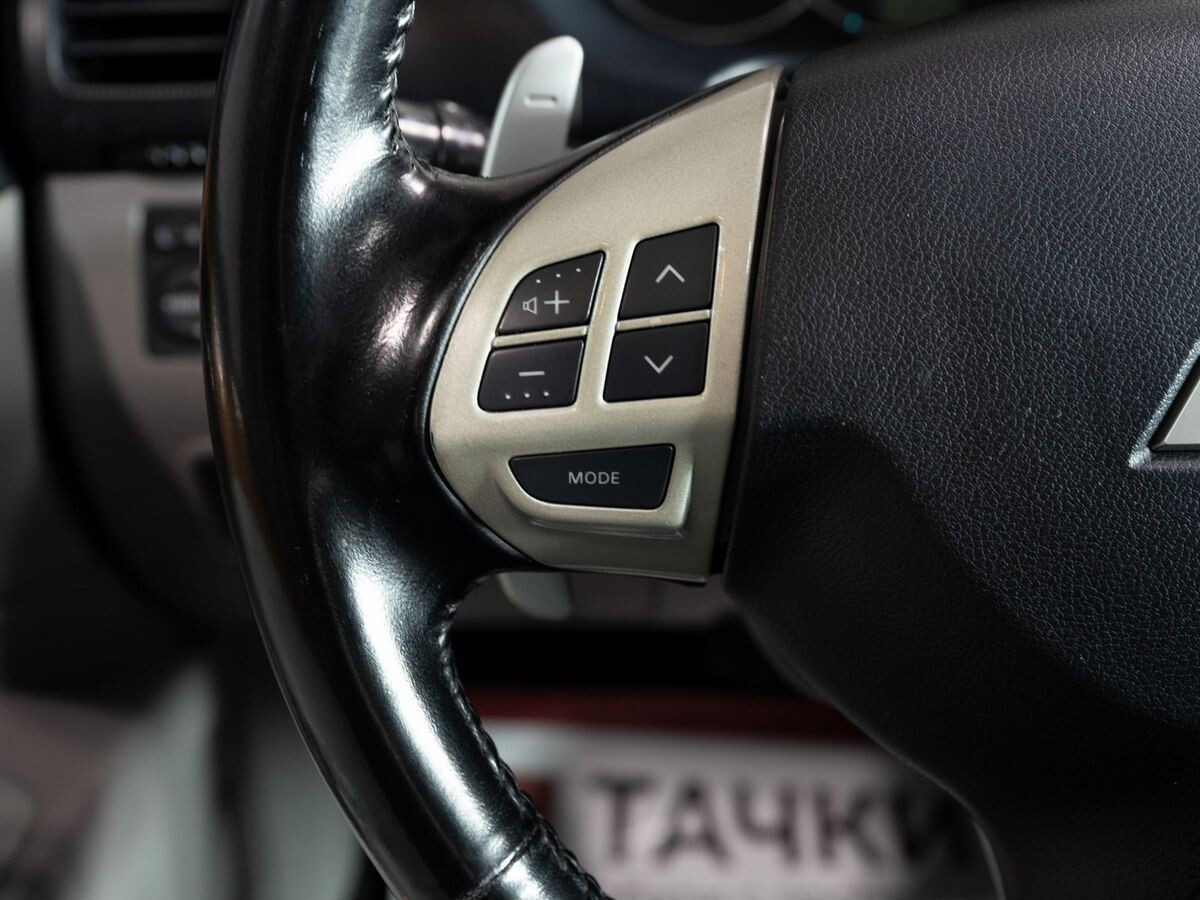 Mitsubishi Pajero Sport 2009 - фото автомобиля