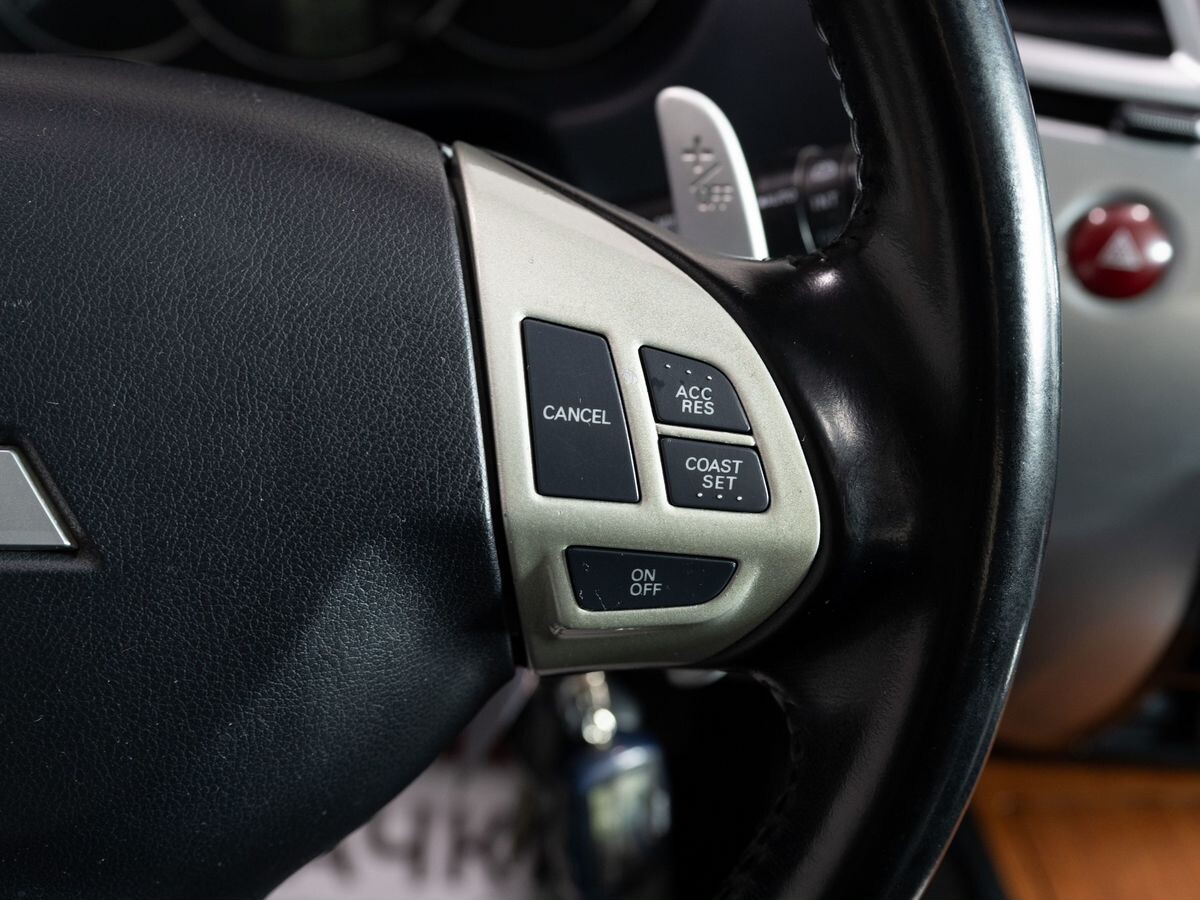 Mitsubishi Pajero Sport 2009 - фото автомобиля