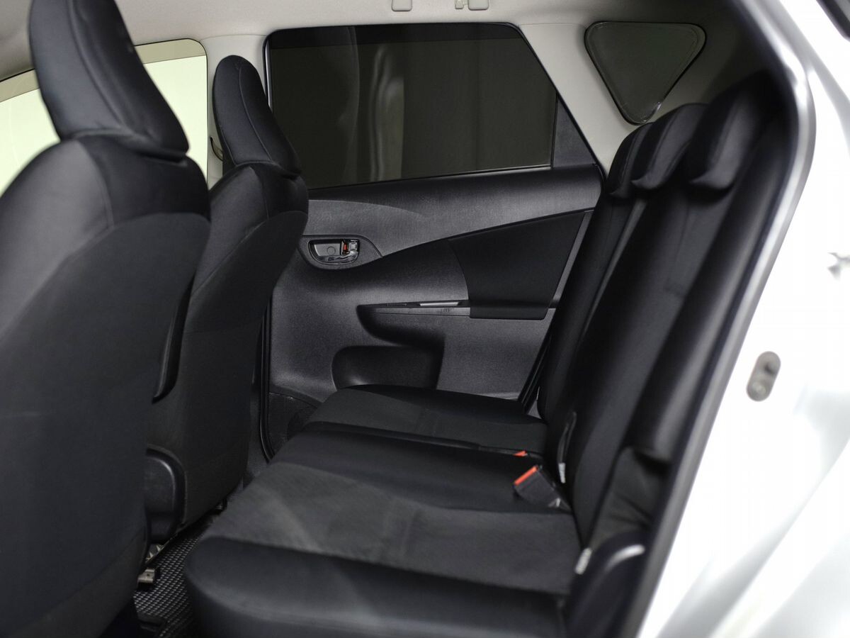 Toyota Ractis 2011 - фото автомобиля