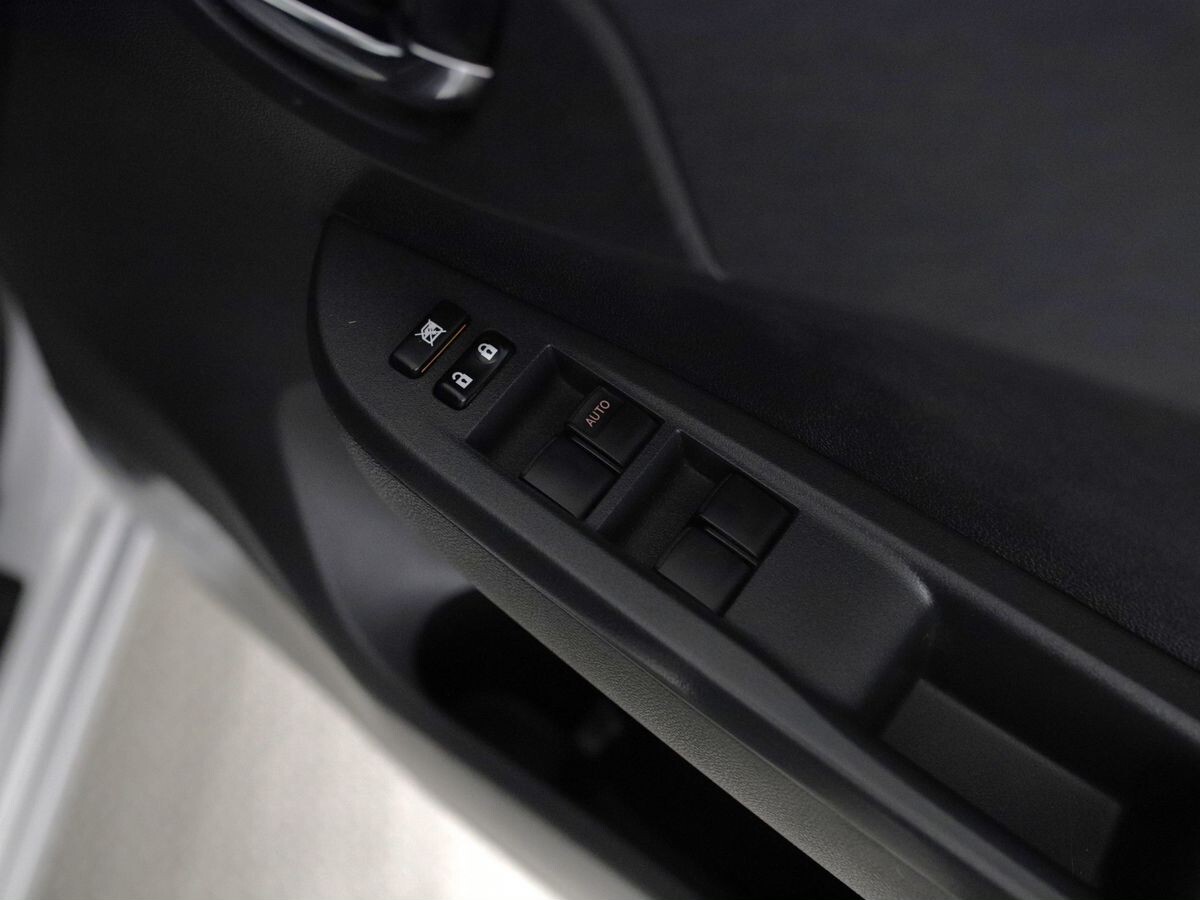 Toyota Ractis 2011 - фото автомобиля