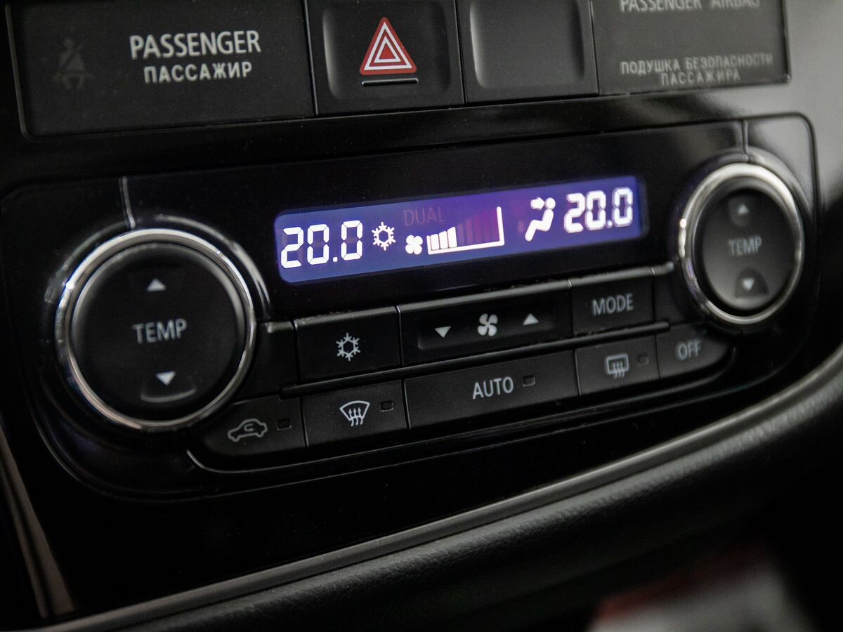 Mitsubishi Outlander 2017 - фото автомобиля
