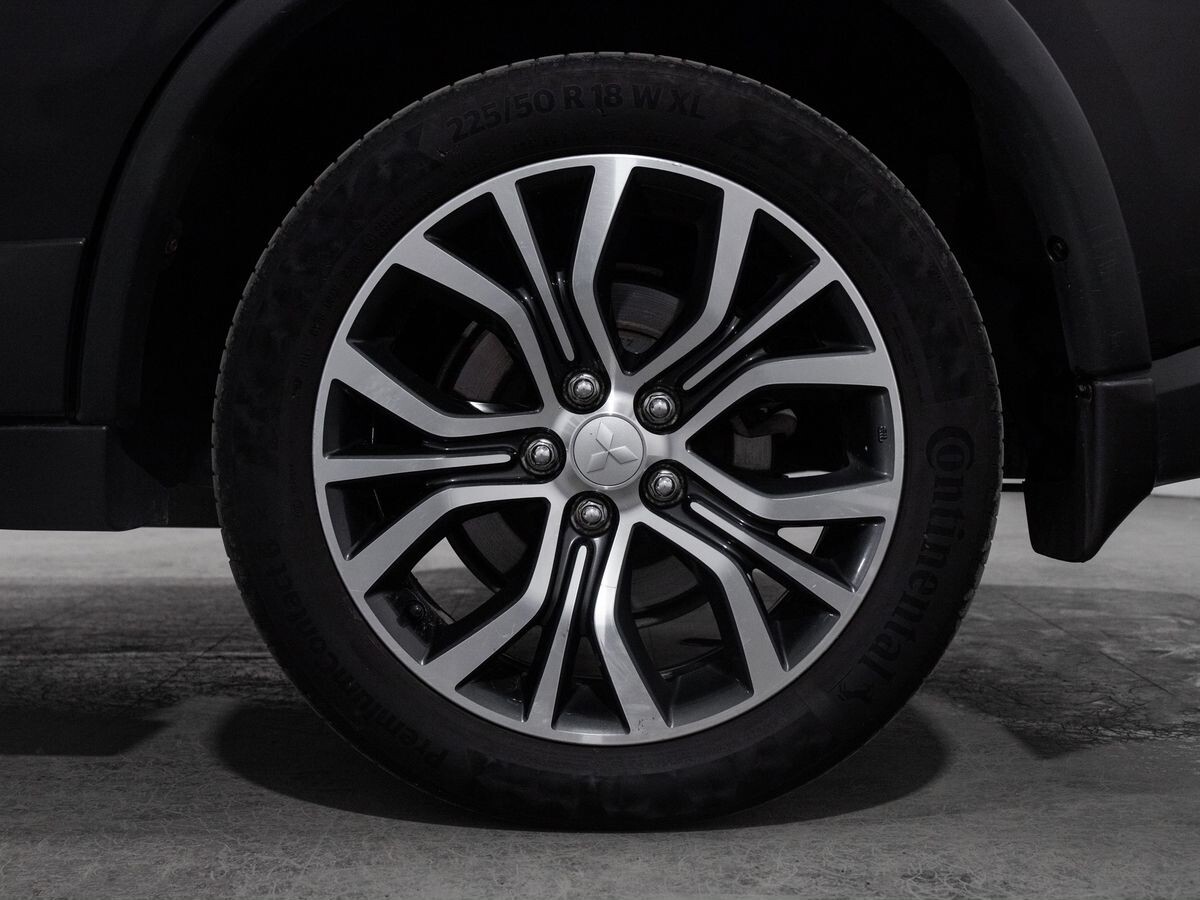 Mitsubishi Outlander 2017 - фото автомобиля
