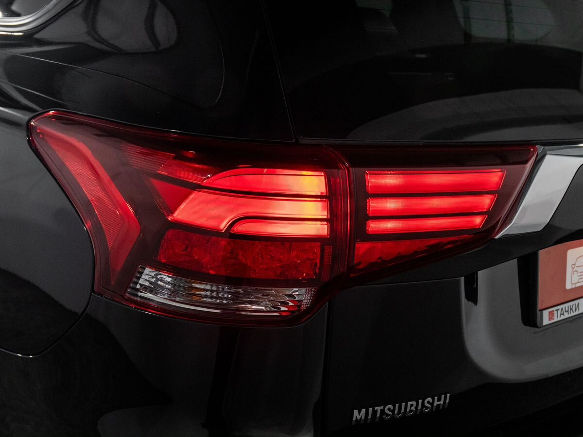 Mitsubishi Outlander 2017 - фото автомобиля