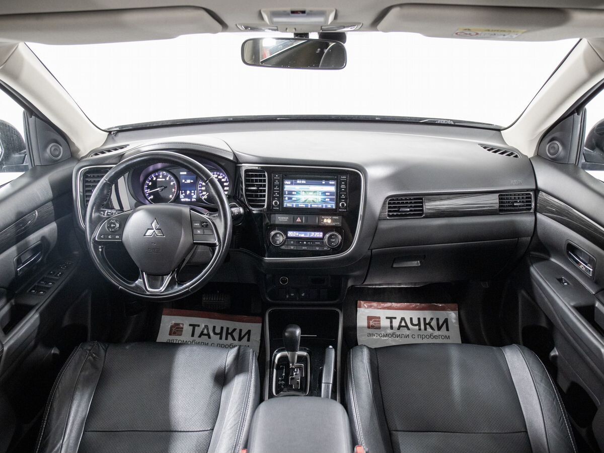 Mitsubishi Outlander 2017 - фото автомобиля