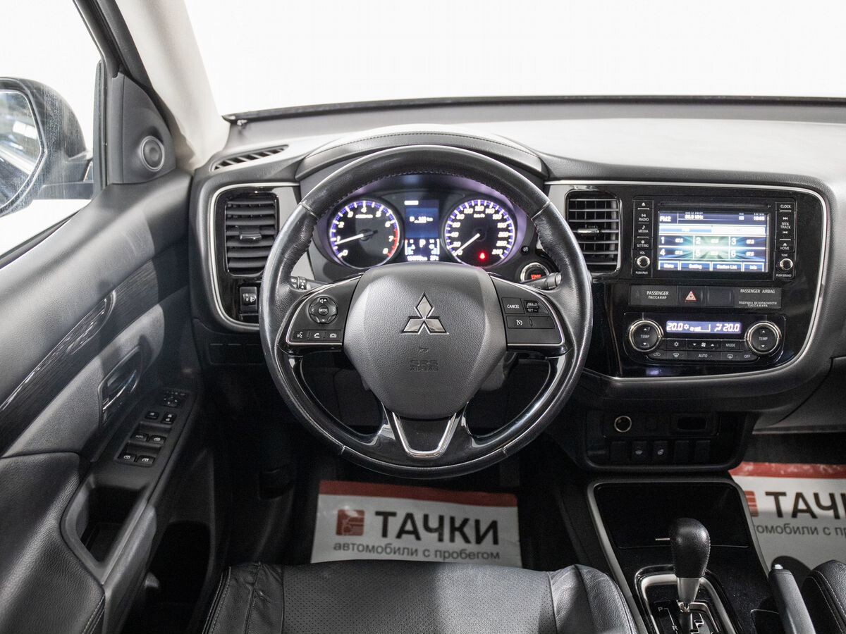 Mitsubishi Outlander 2017 - фото автомобиля