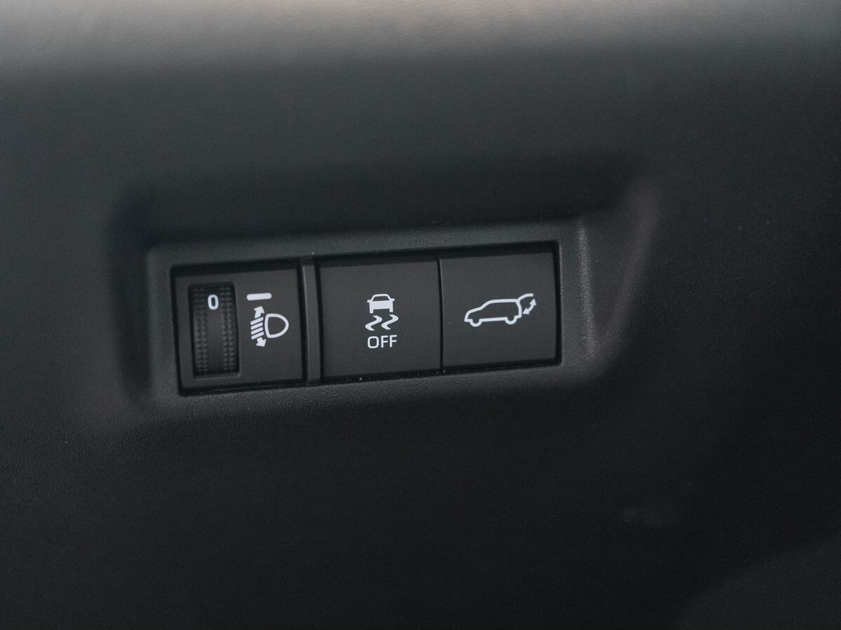 Toyota RAV4 2026 - фото автомобиля