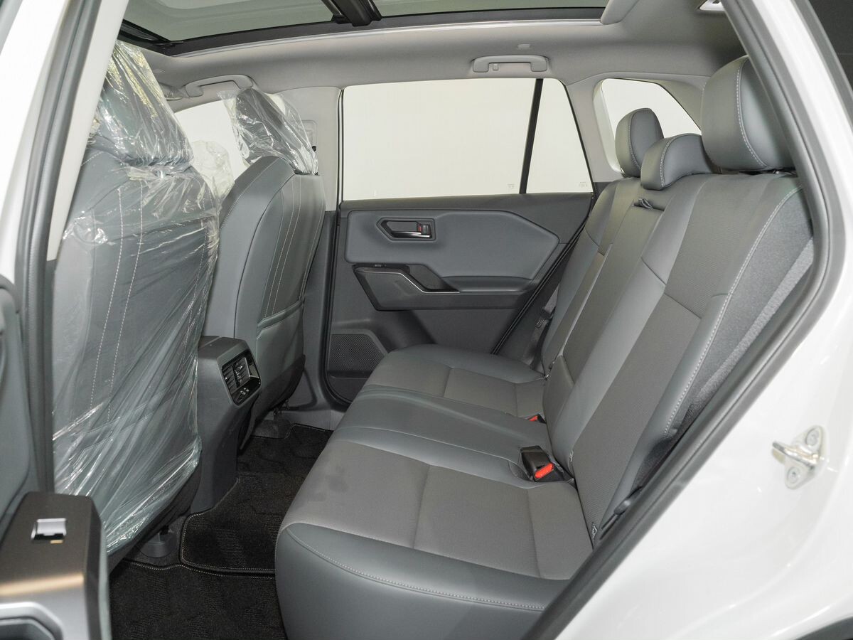 Toyota RAV4 2026 - фото автомобиля