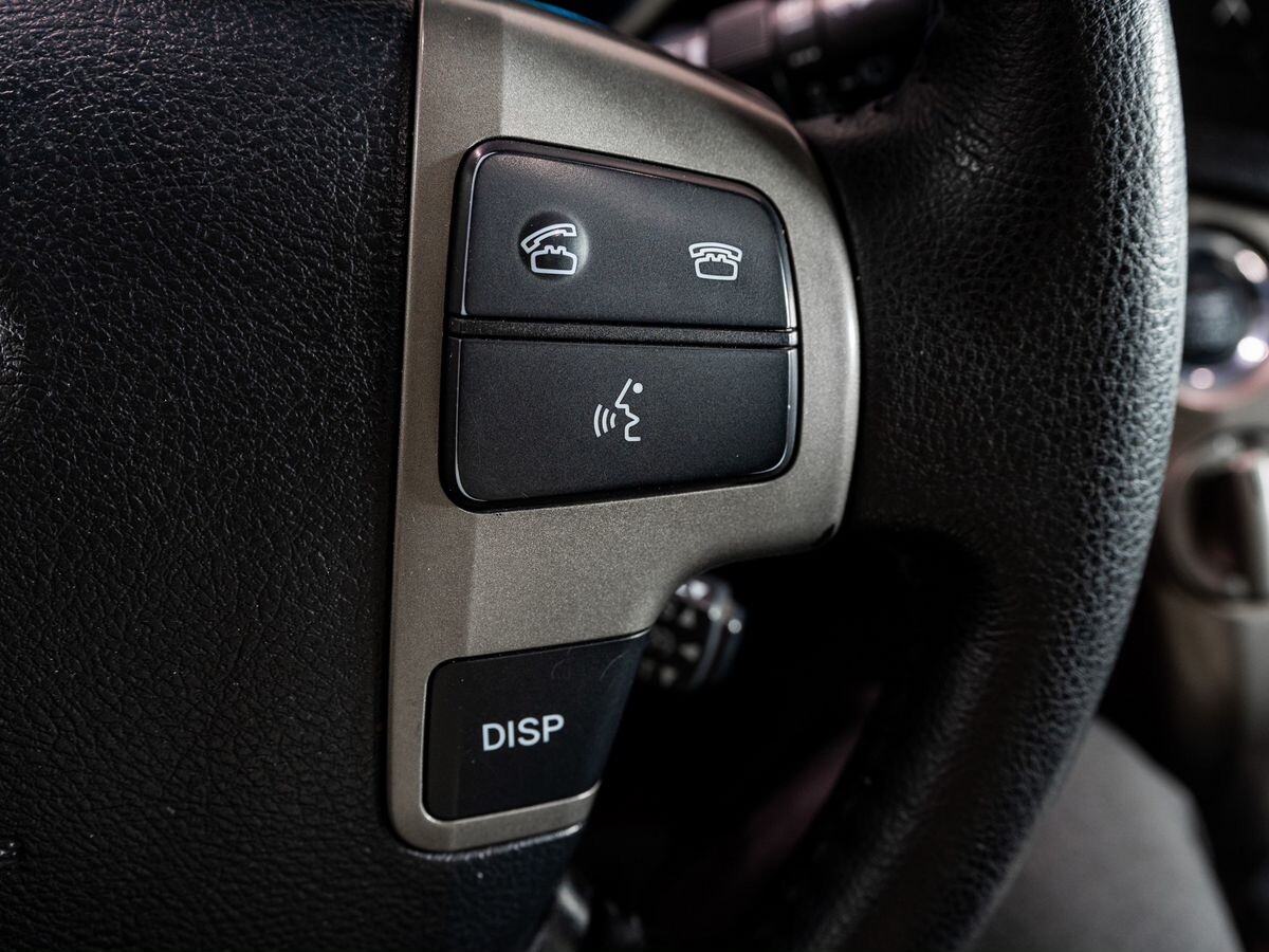 Toyota Land Cruiser 2010 - фото автомобиля