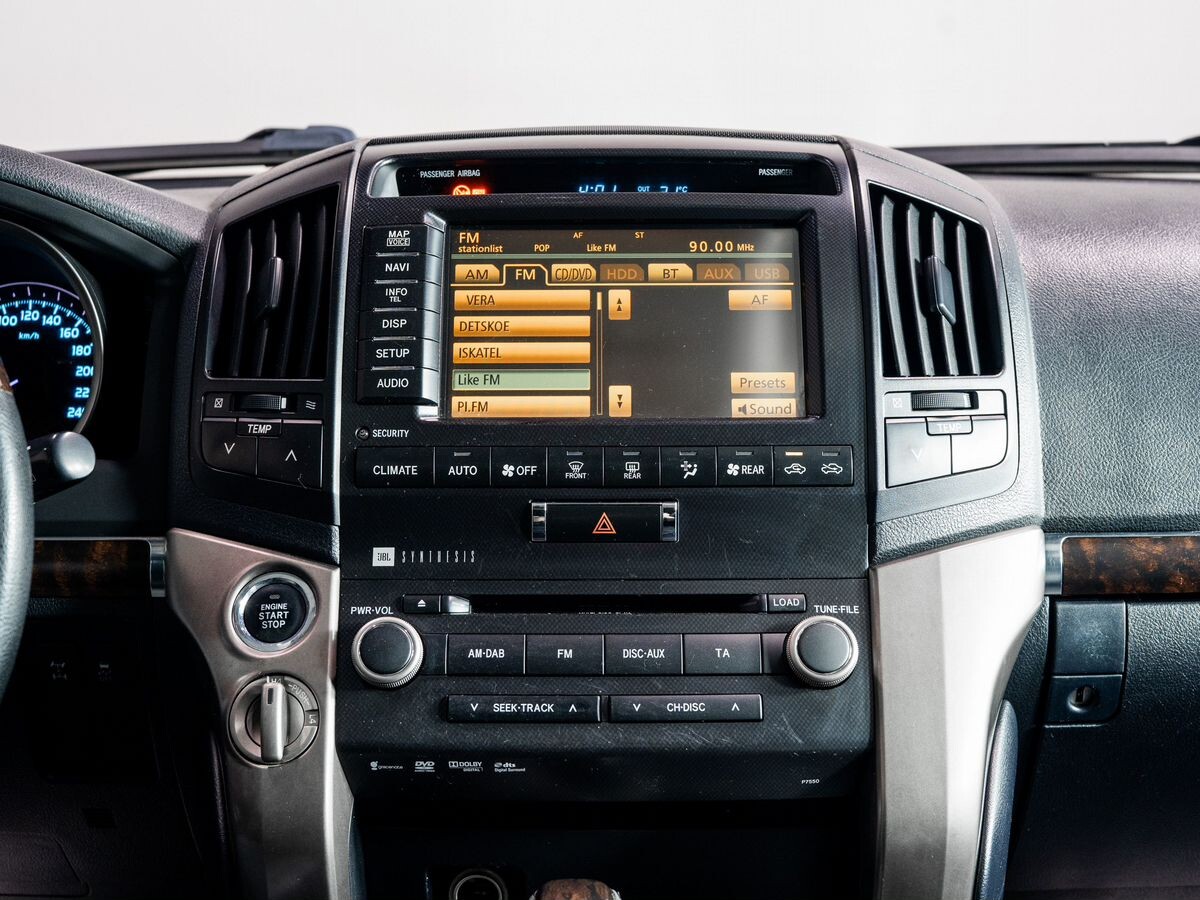 Toyota Land Cruiser 2010 - фото автомобиля
