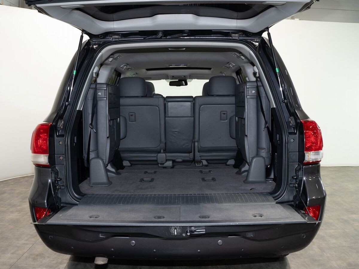 Toyota Land Cruiser 2010 - фото автомобиля