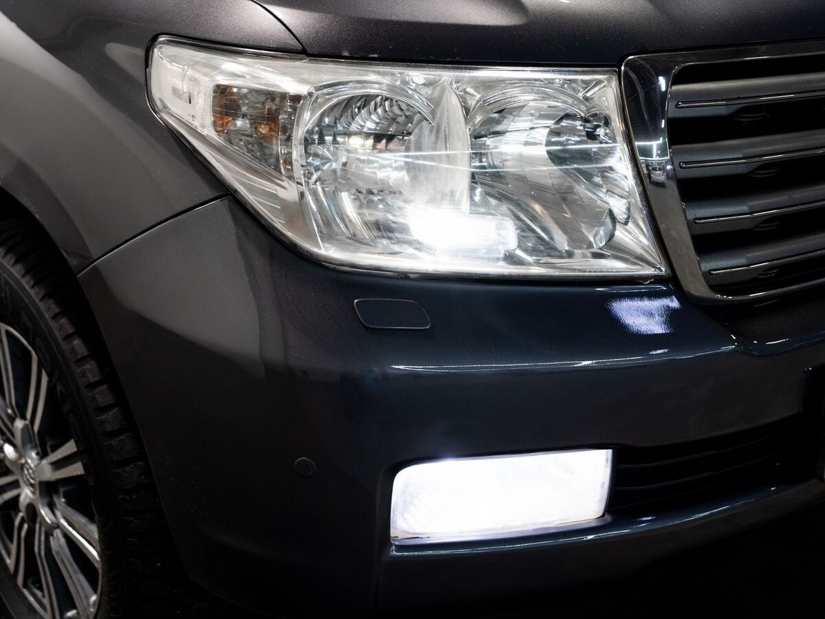 Toyota Land Cruiser 2010 - фото автомобиля
