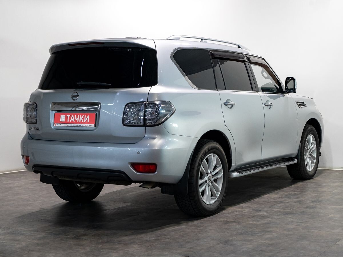 Nissan Patrol 2010 - фото автомобиля