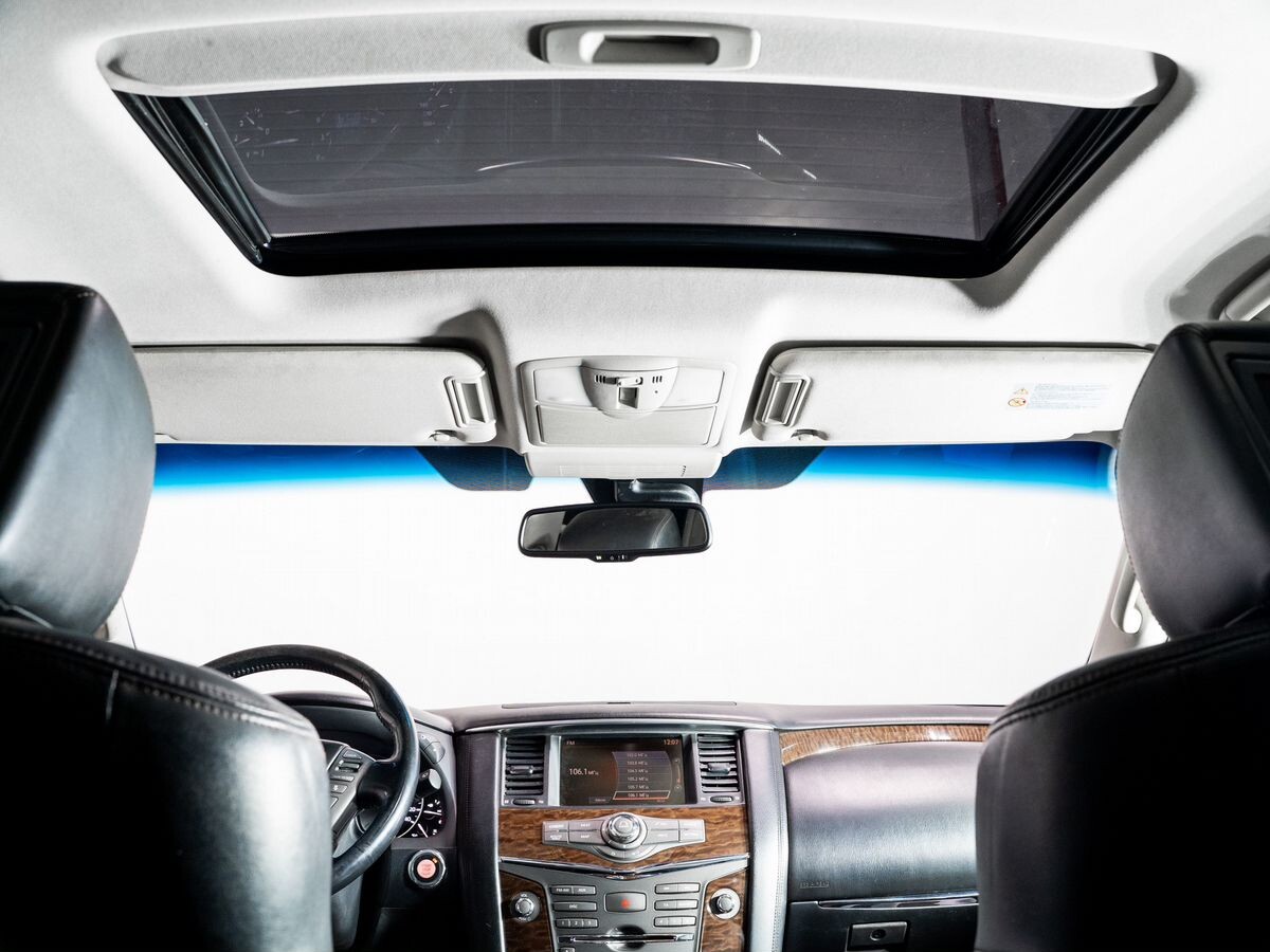 Nissan Patrol 2010 - фото автомобиля