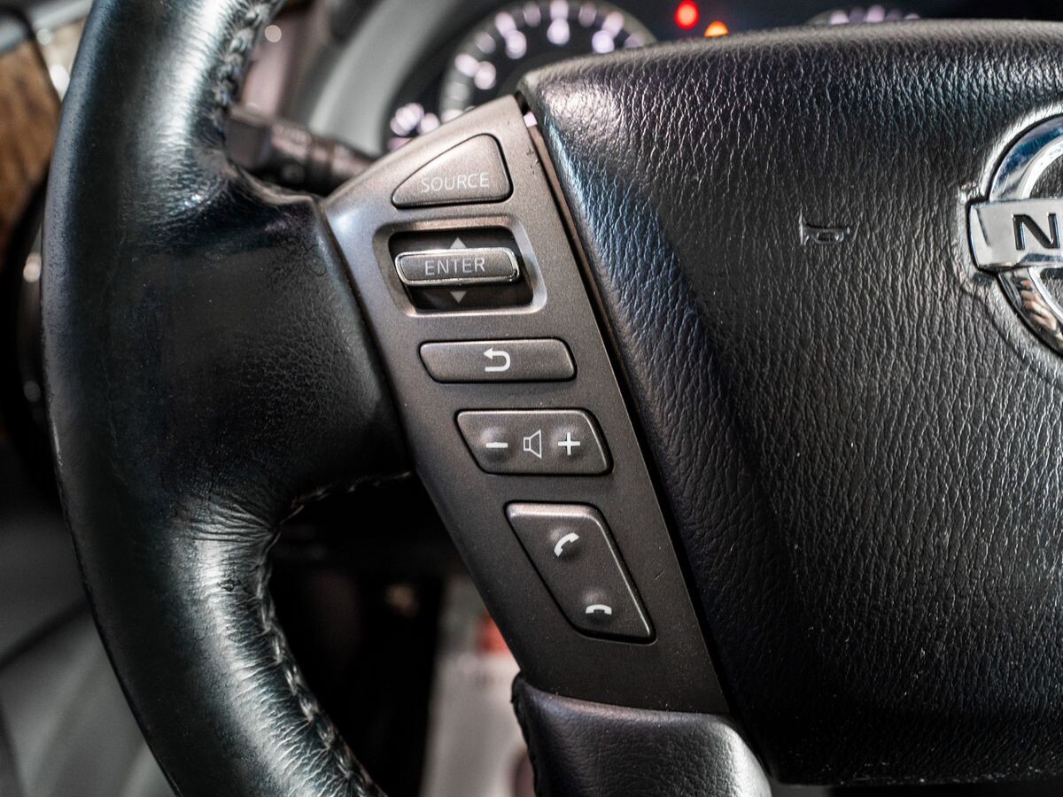Nissan Patrol 2010 - фото автомобиля