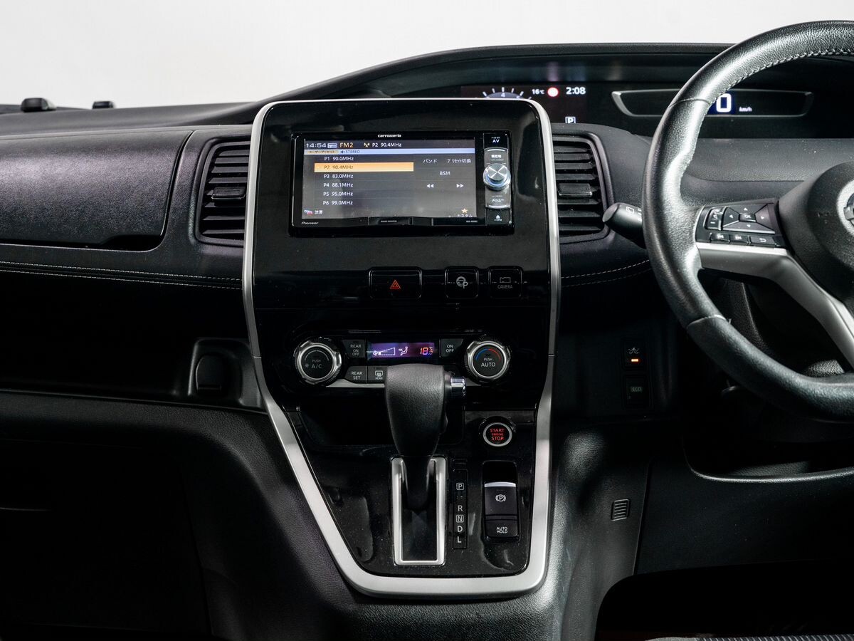 Nissan Serena 2018 - фото автомобиля