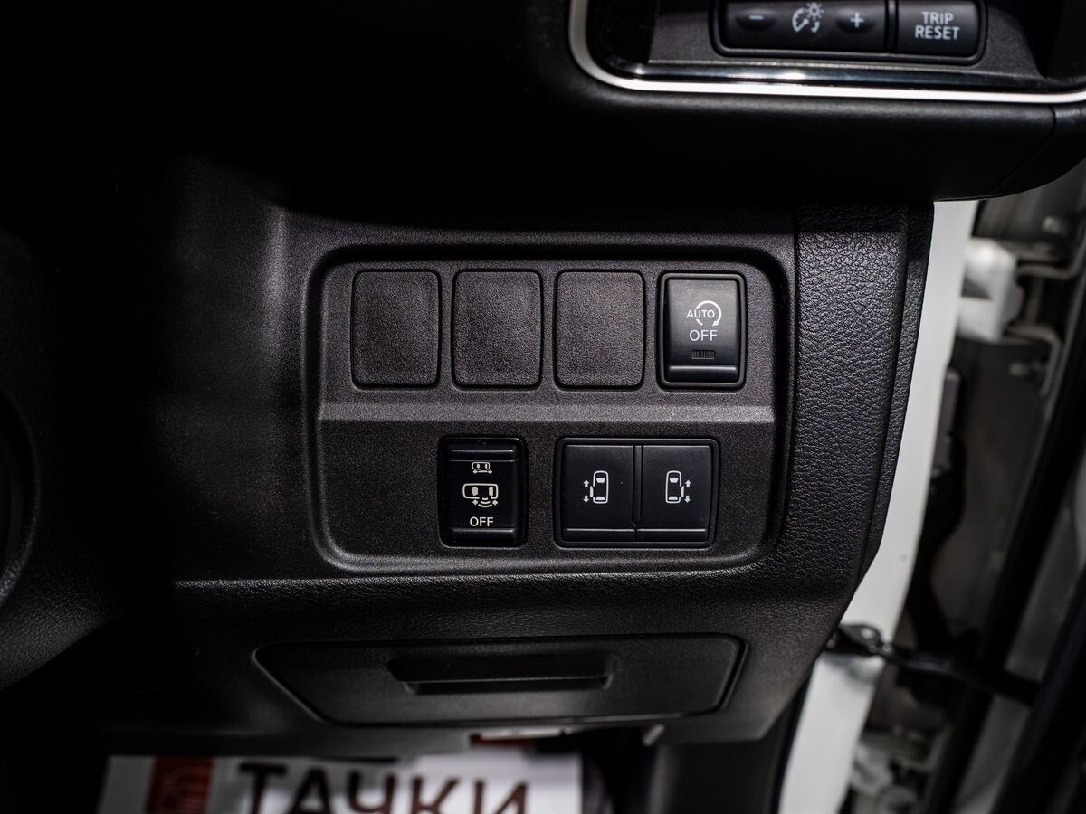 Nissan Serena 2018 - фото автомобиля