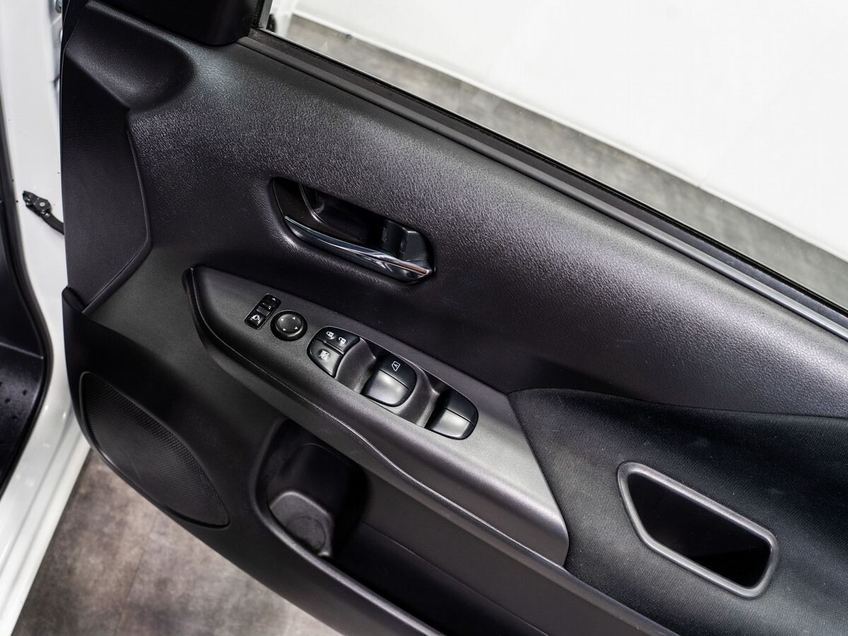 Nissan Serena 2018 - фото автомобиля