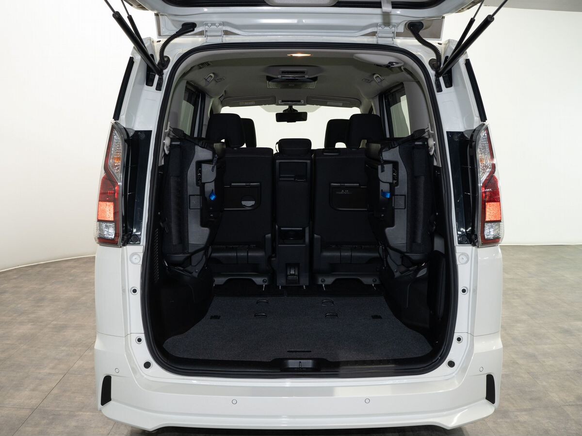 Nissan Serena 2018 - фото автомобиля