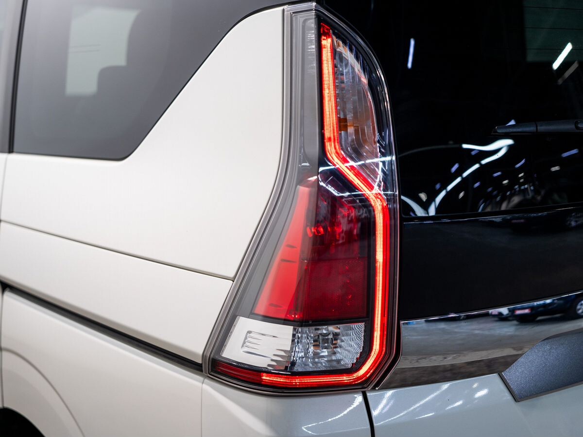 Nissan Serena 2018 - фото автомобиля