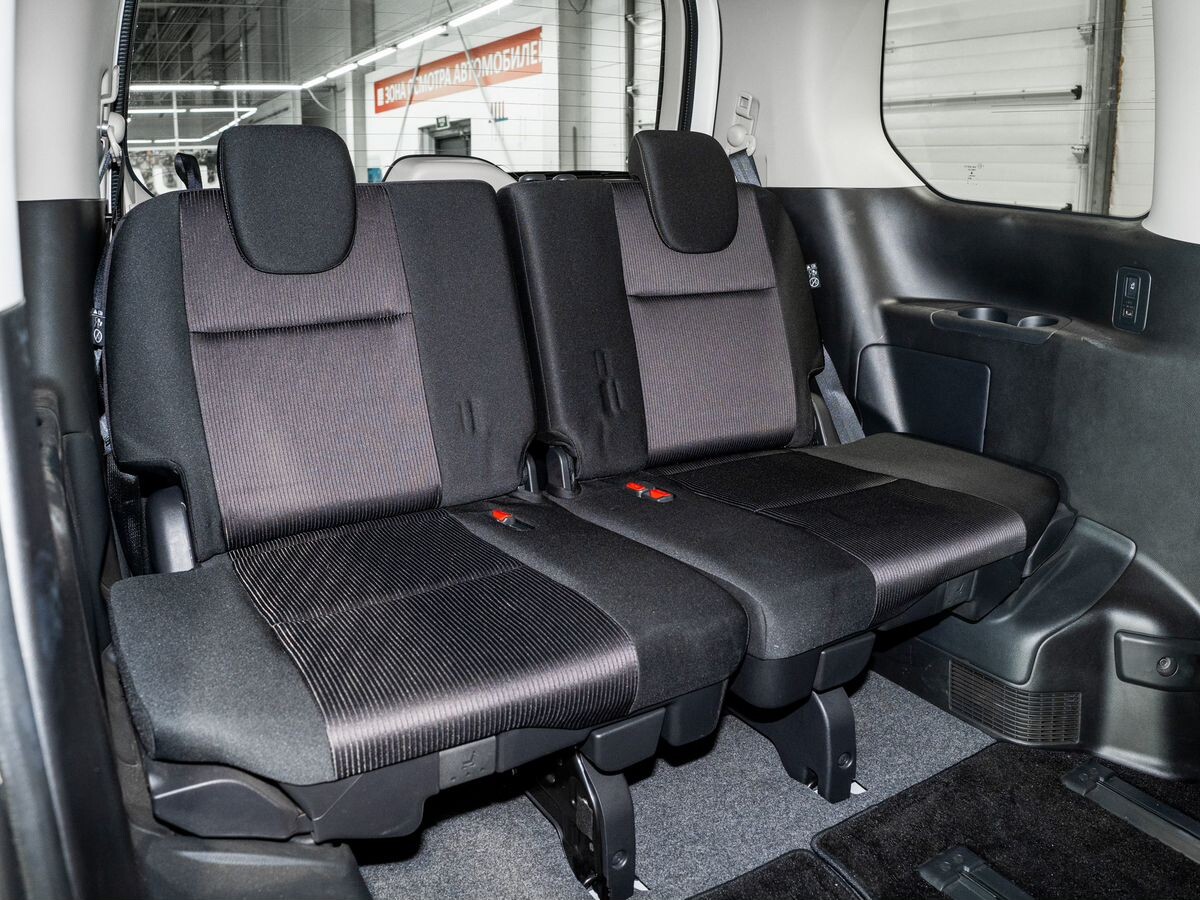 Nissan Serena 2018 - фото автомобиля
