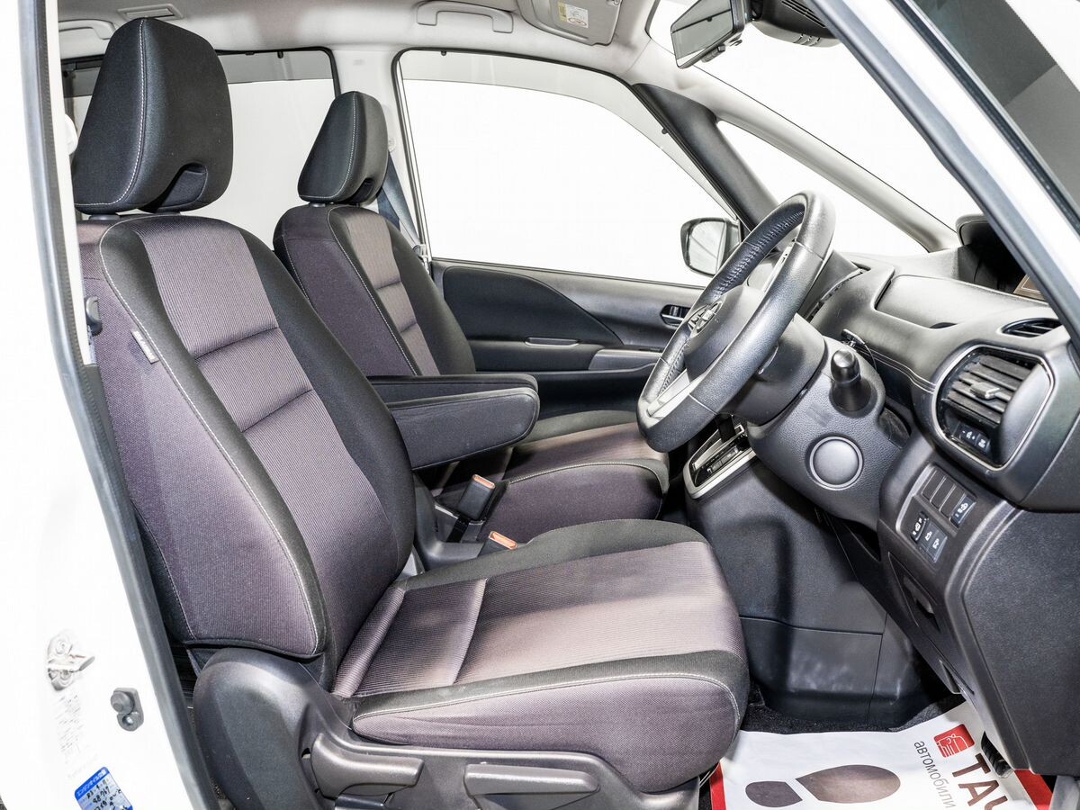 Nissan Serena 2018 - фото автомобиля
