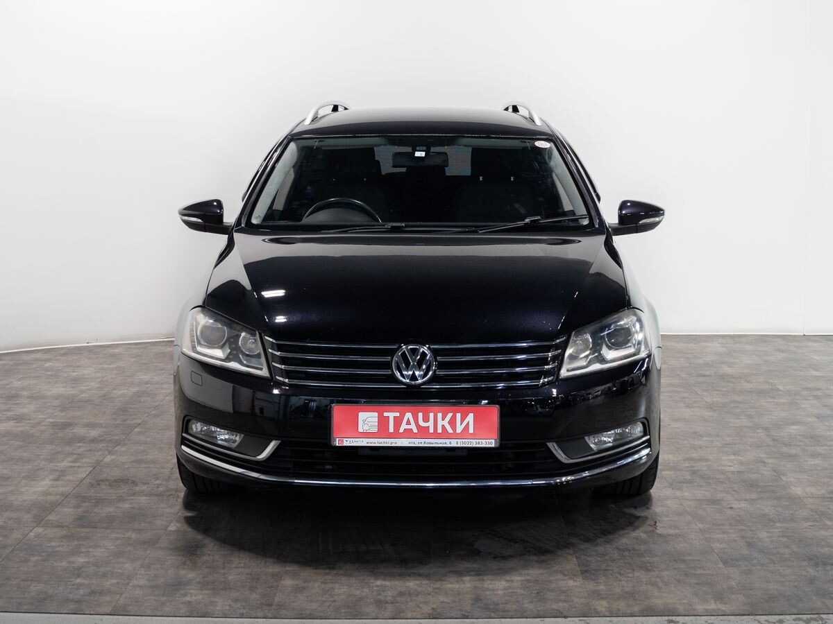 Volkswagen Passat 2011 - фото автомобиля