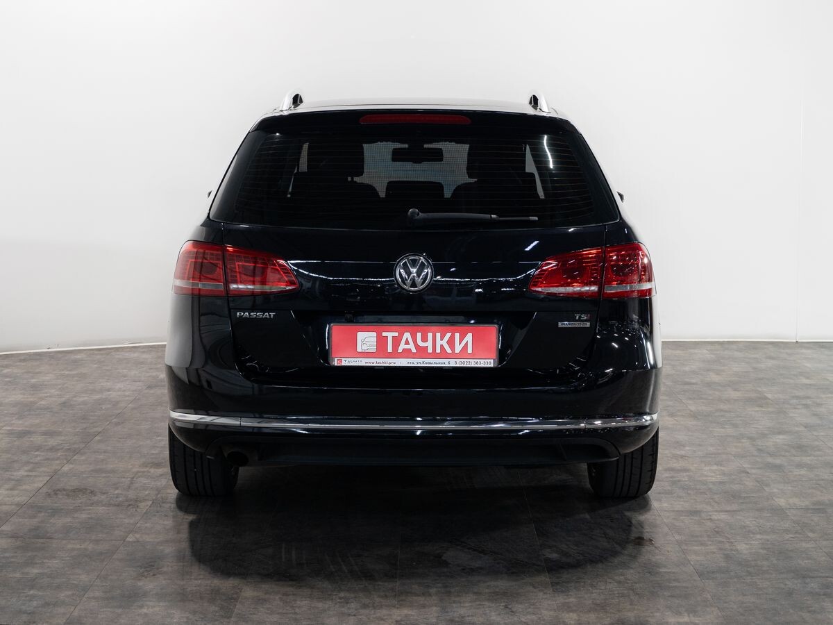 Volkswagen Passat 2011 - фото автомобиля