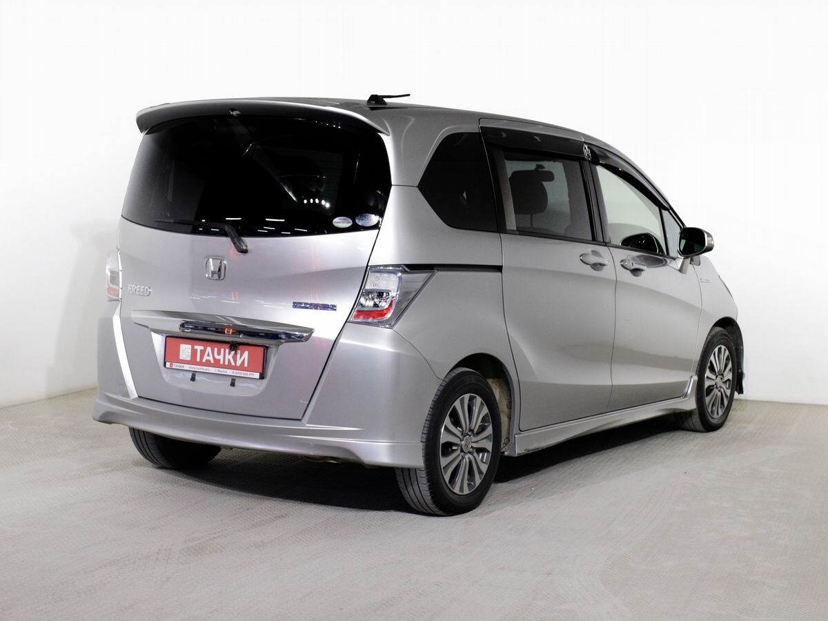 Honda Freed 2011 - фото автомобиля