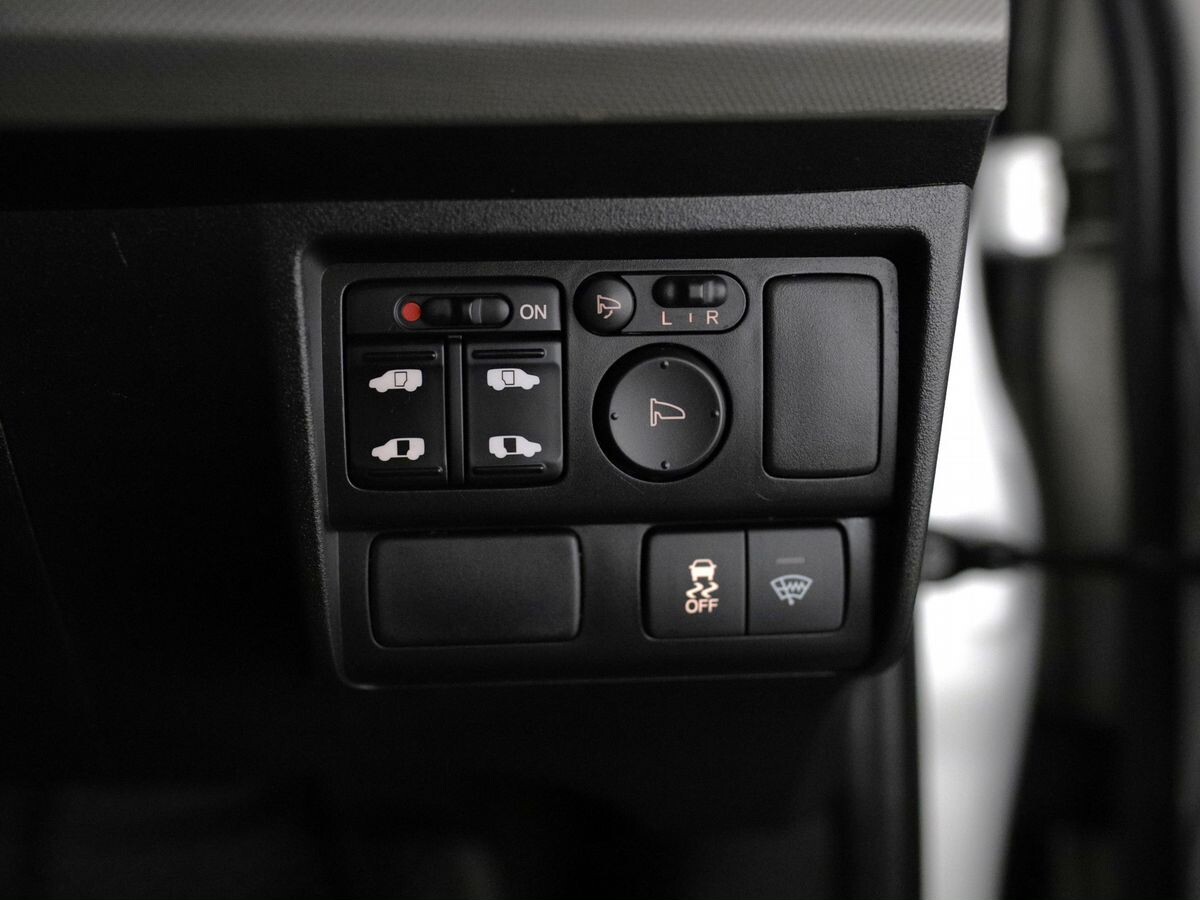 Honda Freed 2011 - фото автомобиля