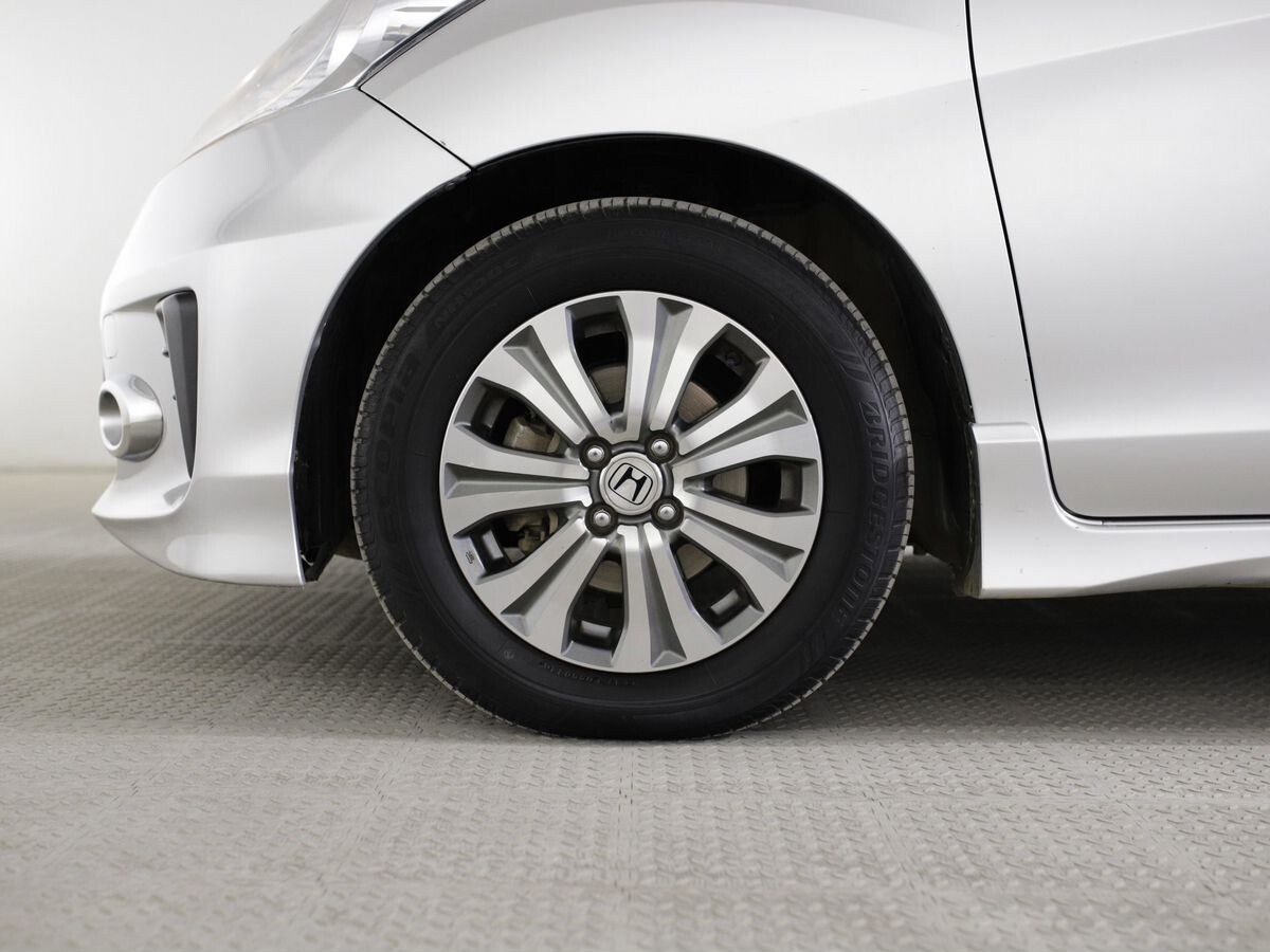 Honda Freed 2011 - фото автомобиля