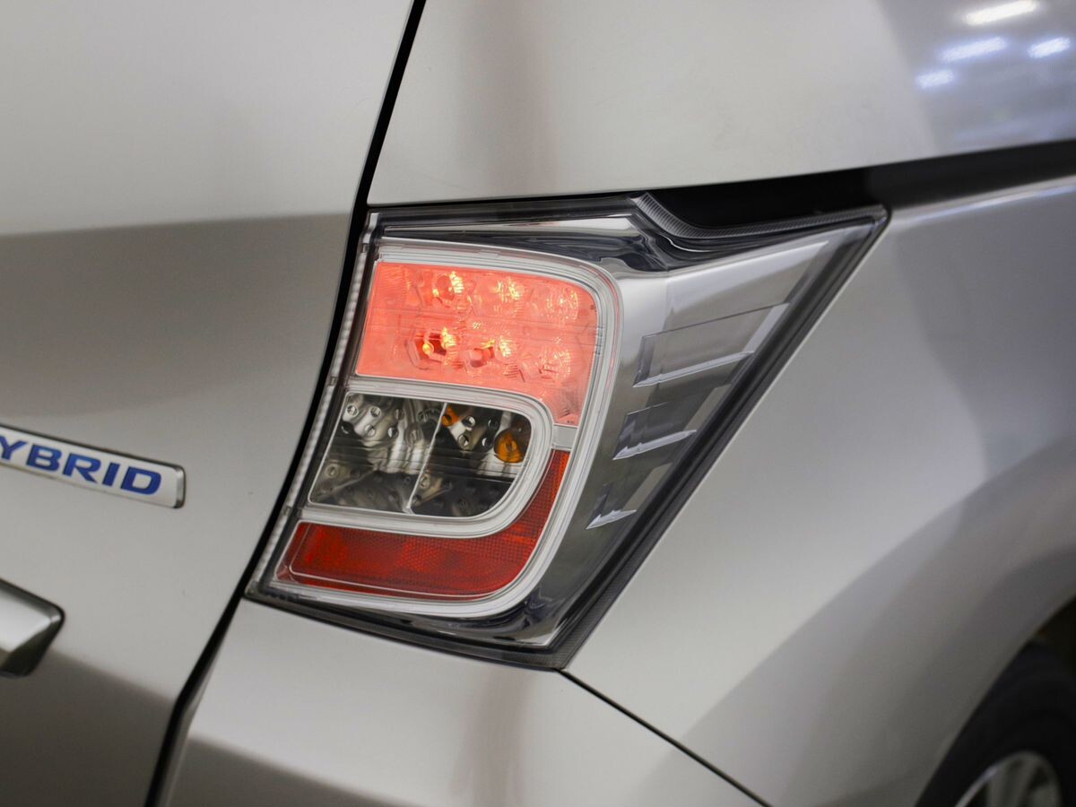 Honda Freed 2011 - фото автомобиля