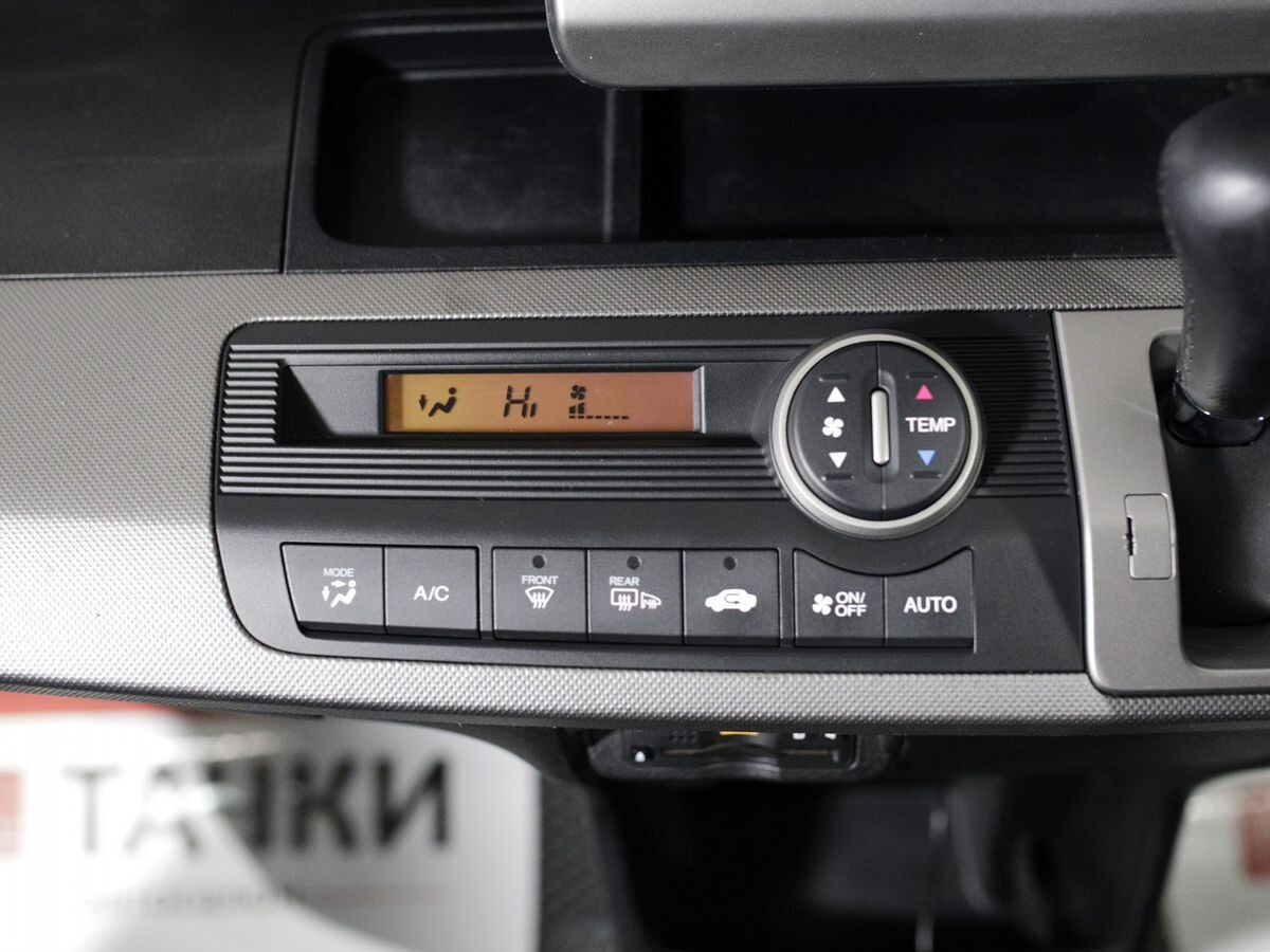 Honda Freed 2011 - фото автомобиля
