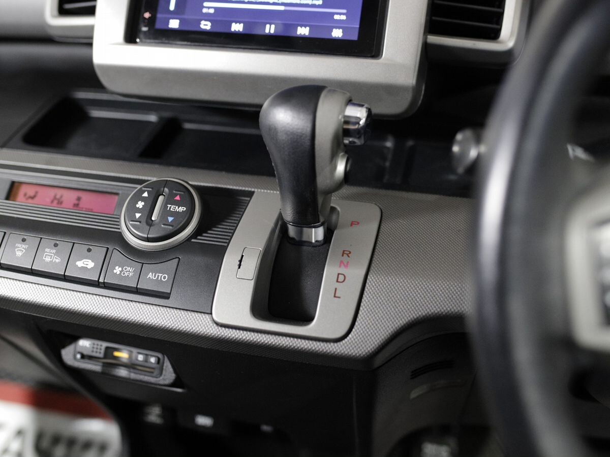 Honda Freed 2011 - фото автомобиля
