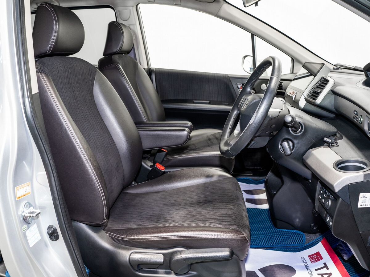 Honda Freed 2014 - фото автомобиля