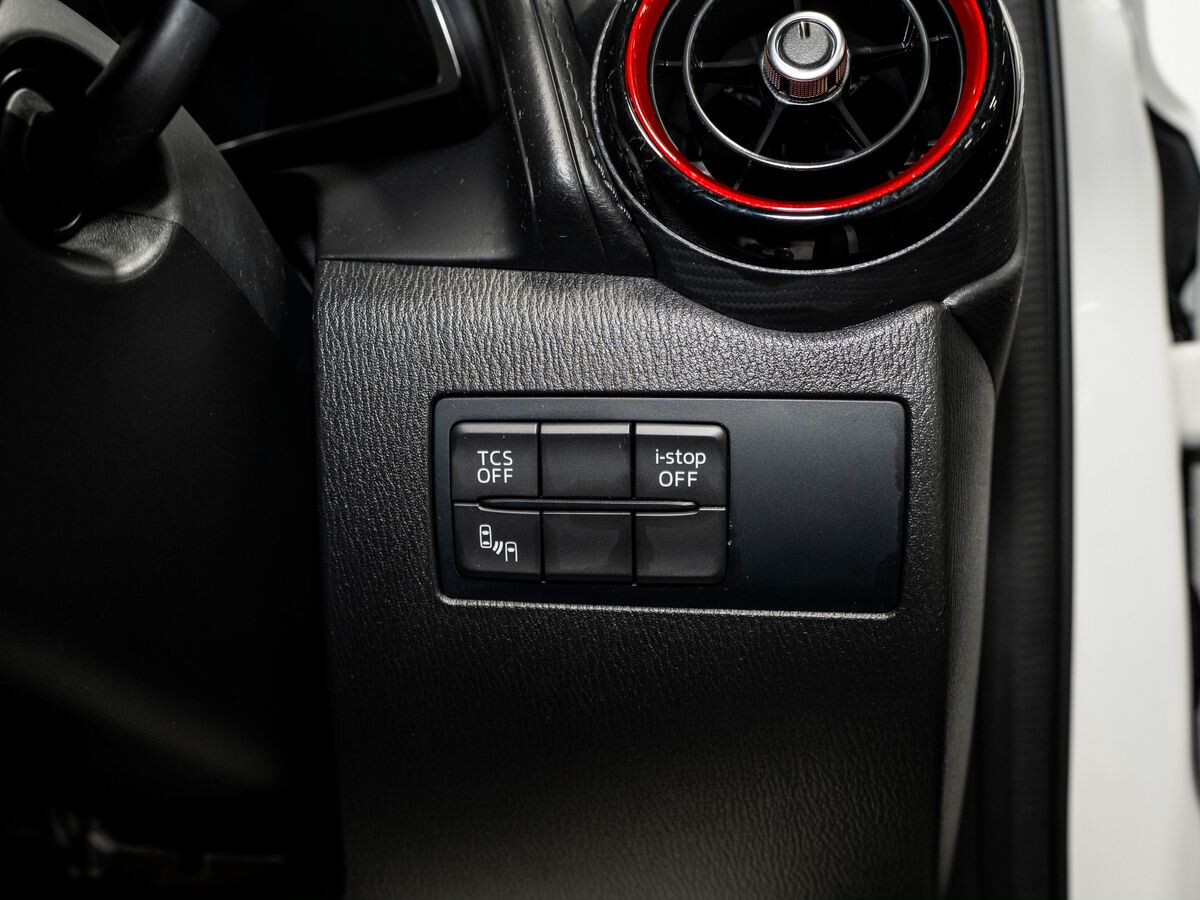Mazda CX-3 2015 - фото автомобиля