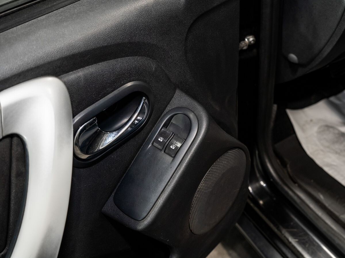 Nissan Terrano 2014 - фото автомобиля
