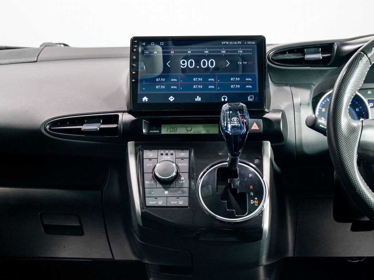 Toyota Wish 2016 - фото автомобиля
