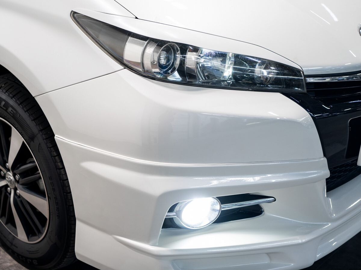Toyota Wish 2016 - фото автомобиля