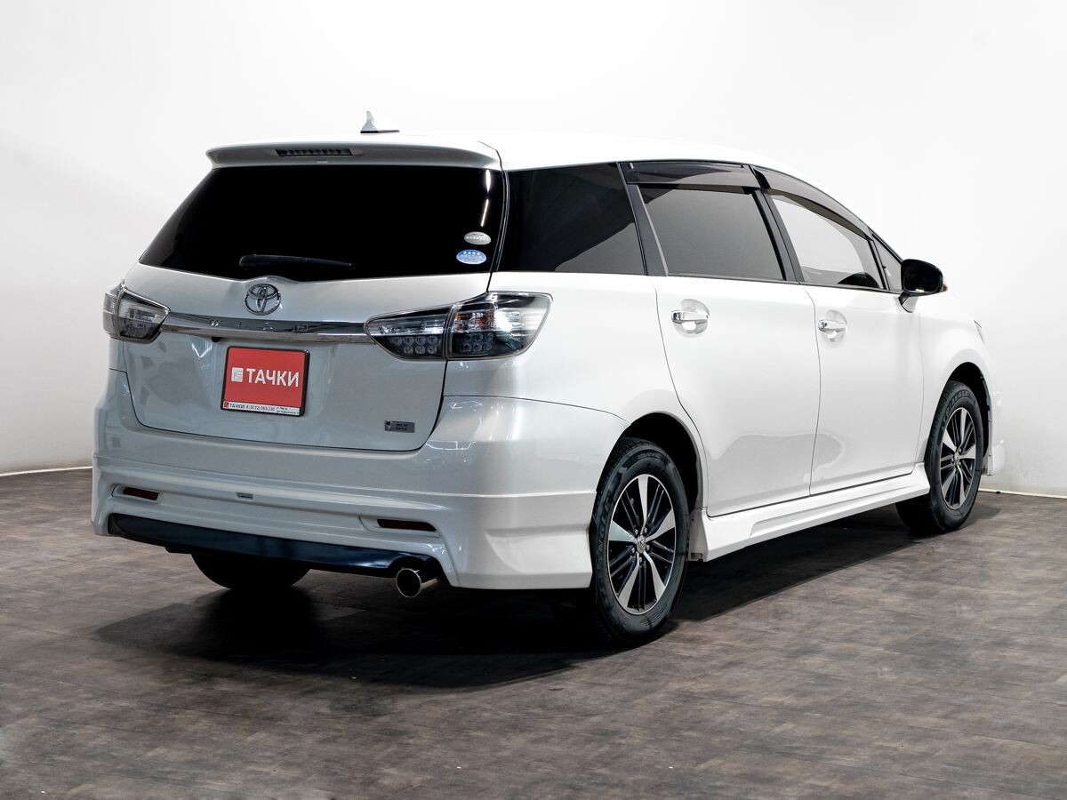 Toyota Wish 2016 - фото автомобиля