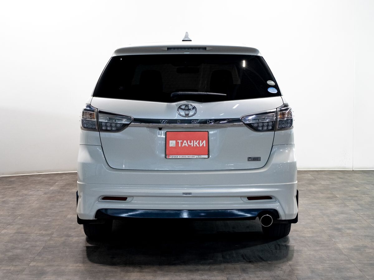 Toyota Wish 2016 - фото автомобиля