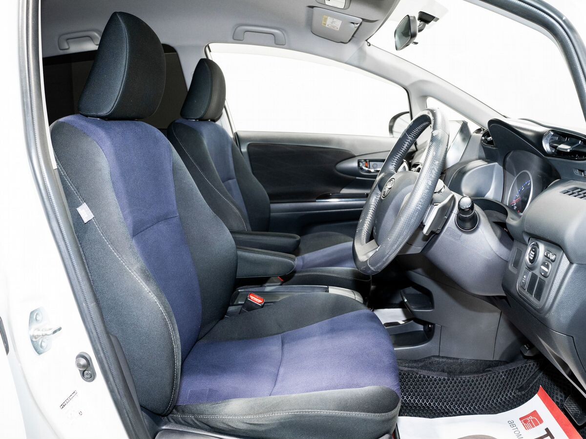 Toyota Wish 2016 - фото автомобиля