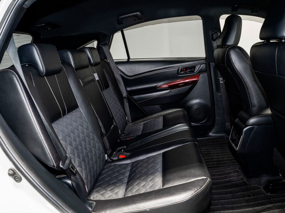 Toyota Harrier 2017 - фото автомобиля