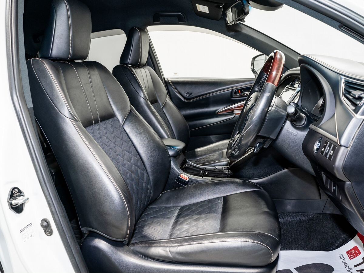 Toyota Harrier 2017 - фото автомобиля