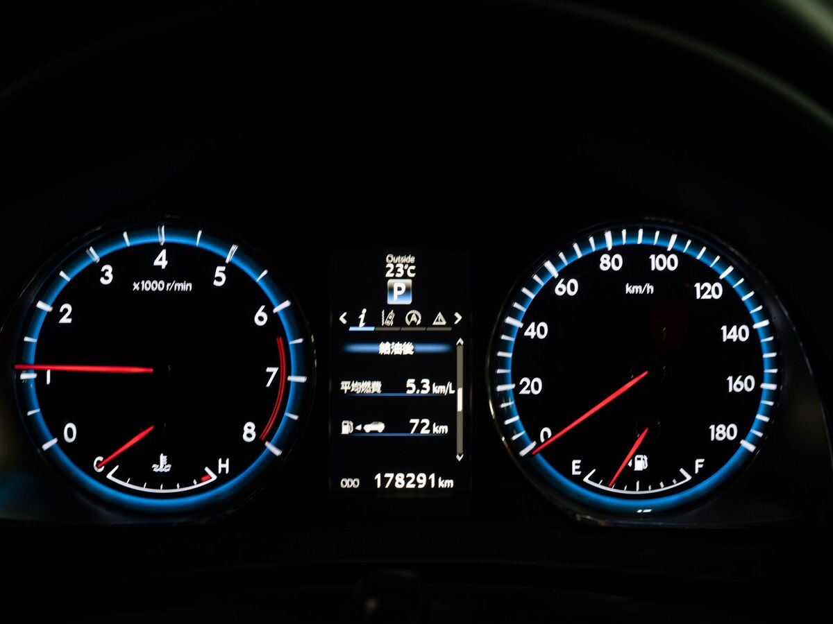 Toyota Harrier 2017 - фото автомобиля