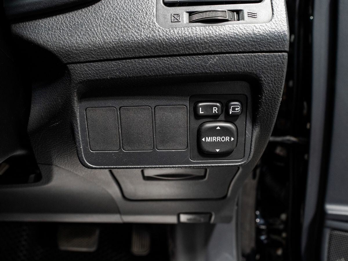 Toyota Corolla Fielder 2010 - фото автомобиля