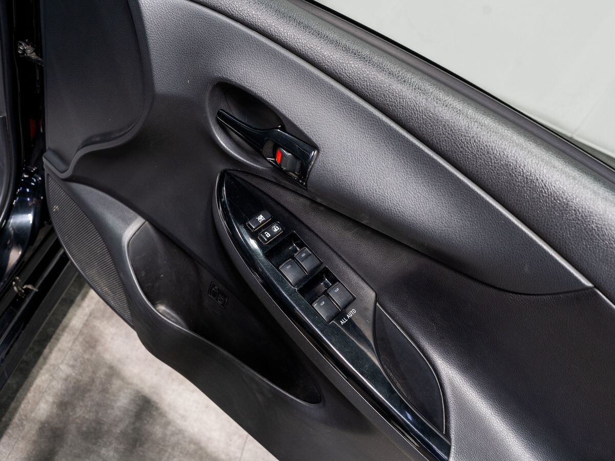 Toyota Corolla Fielder 2010 - фото автомобиля
