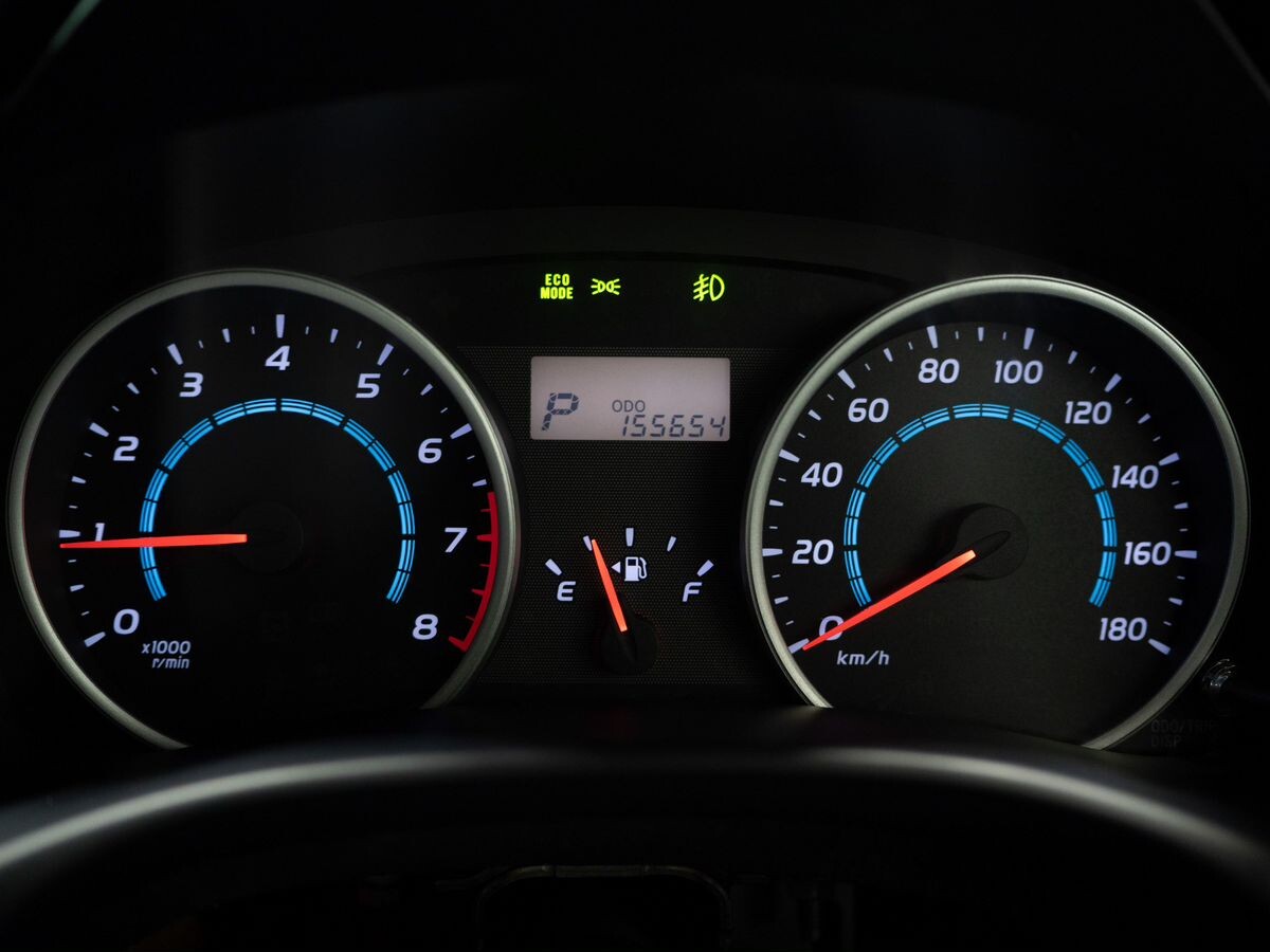 Toyota Wish 2010 - фото автомобиля