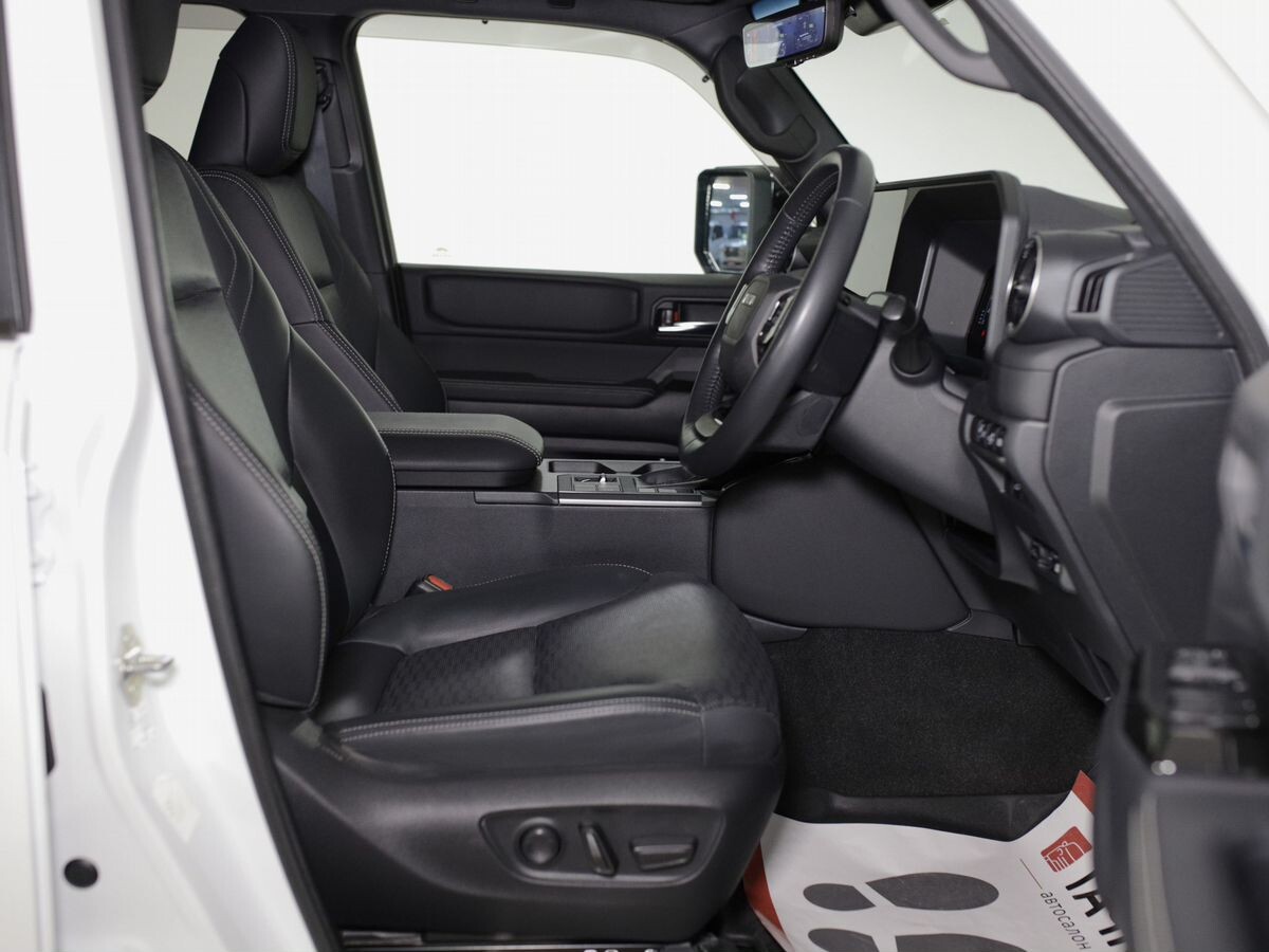Toyota Land Cruiser Prado 2024 - фото автомобиля