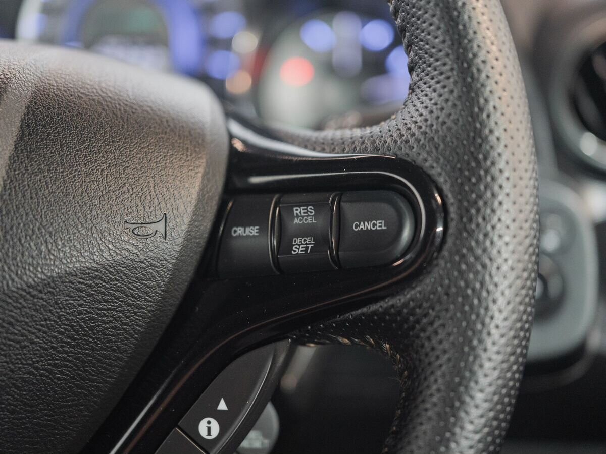Honda Fit Shuttle 2012 - фото автомобиля